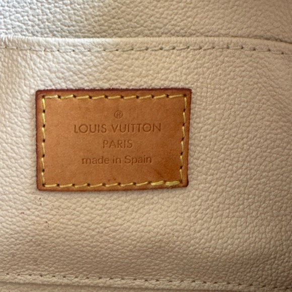 Vintage Louis Vuitton Monogram Canvas Cosmetic Pouch - Picture 10 of 17